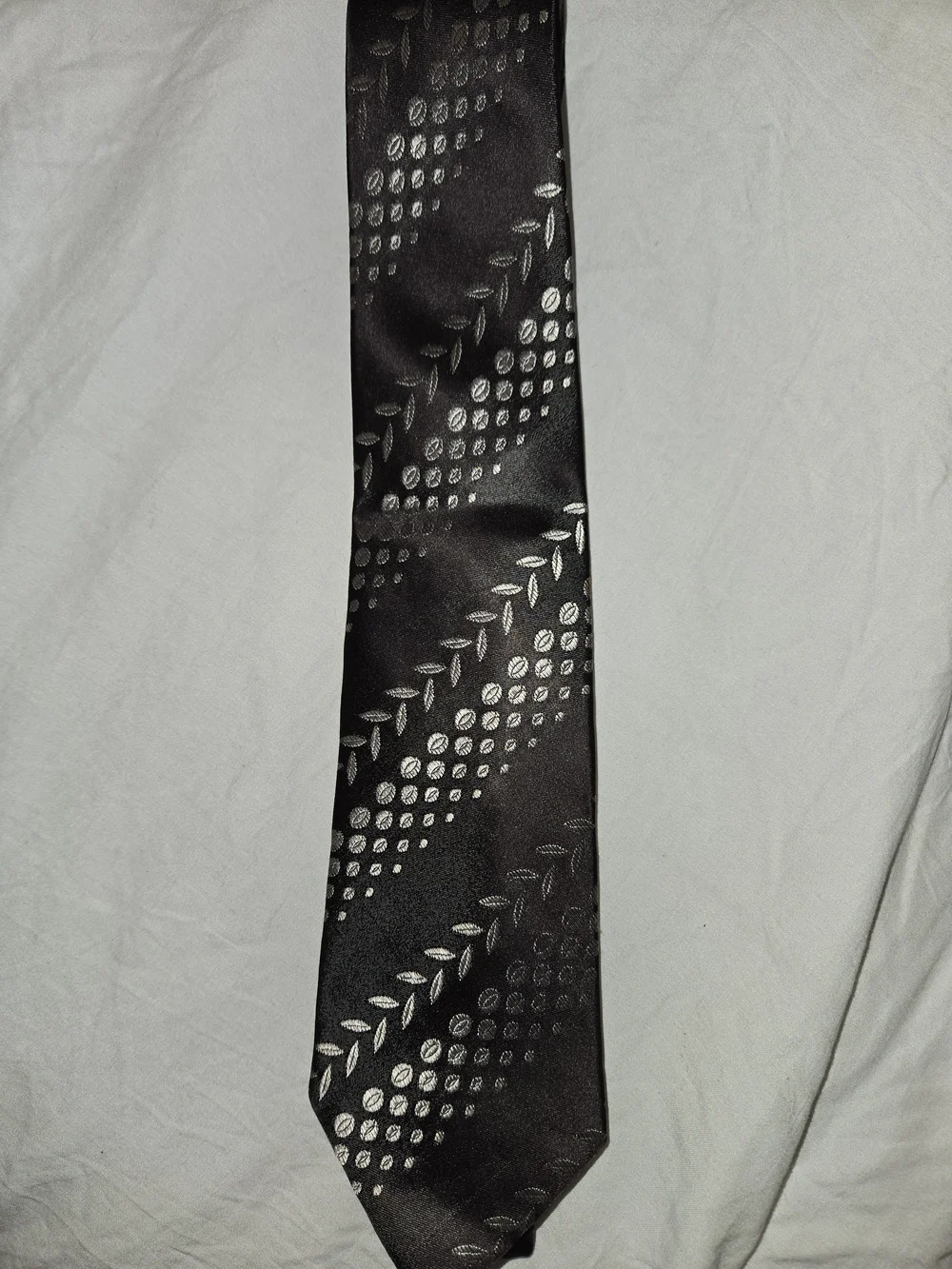Vintage 100% Silk Men's Tie Brown Silver Geometric Pattern 55